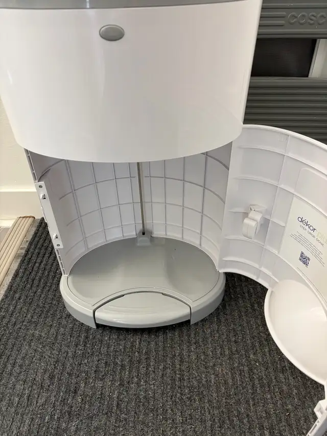 Dekor Plus Diaper Pail - Photo 3