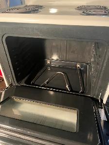 Four / Stove - Photo 2