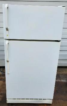 Ge apartment Fridge - Very Good condition Clean and cold - - Photo 3