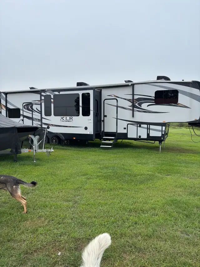 2015 XLR Thunderbolt 5th Wheel Toy Hauler