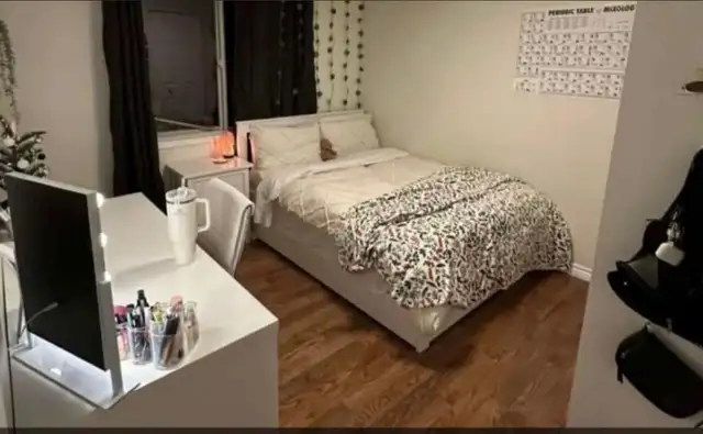 University of Guelph student accommodation room available - Photo 3