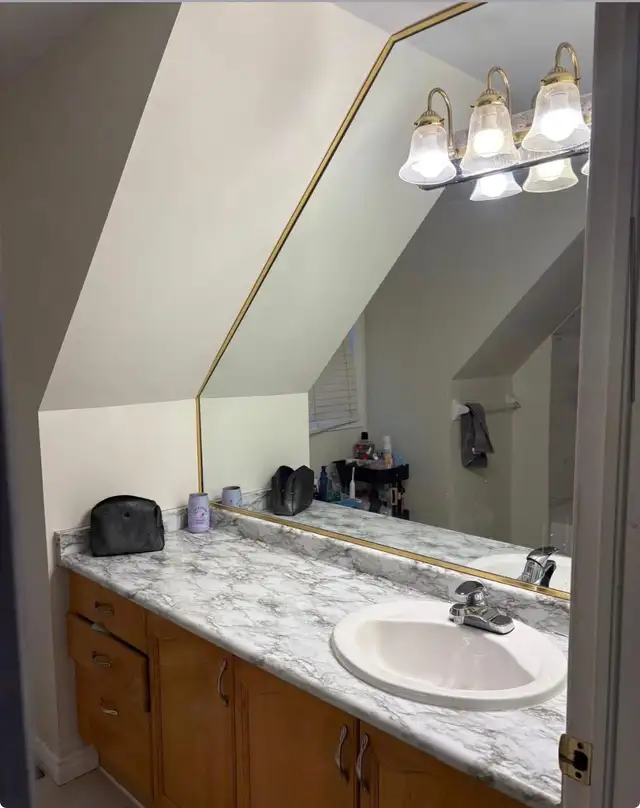 University of Guelph student accommodation room available - Photo 5