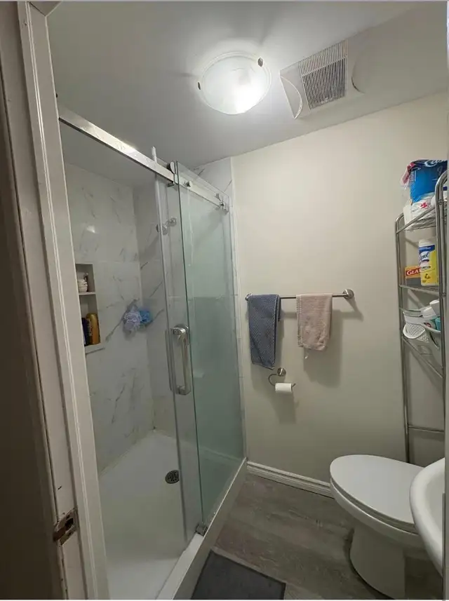 University of Guelph student accommodation room available - Photo 8