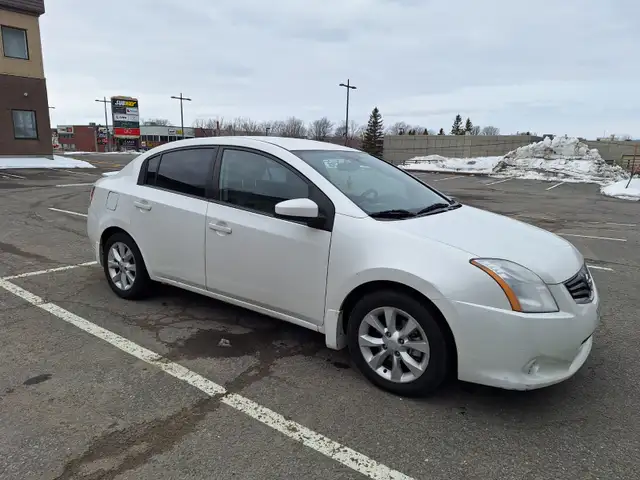 Nissan Sentra 136000KM en parfaites conditions, rien à réparer !