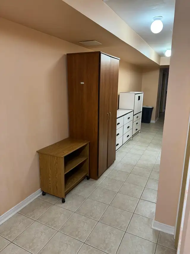 furnished basement - Photo 2