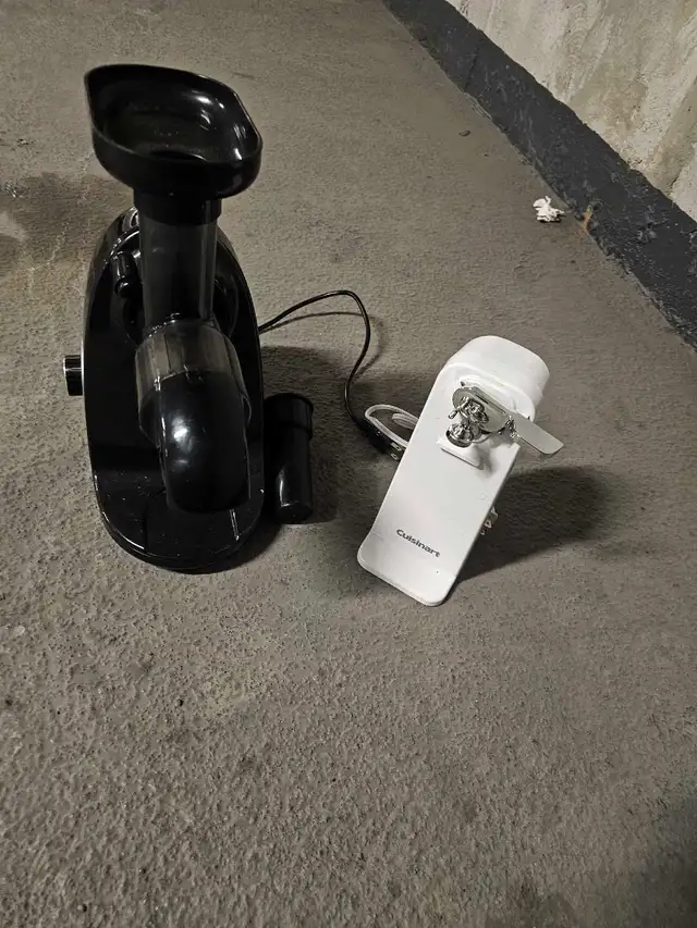 Slow juicer and  Can Opener both 35