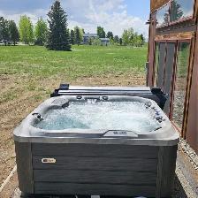3 PUMP BENCH HOT TUB - Photo 2