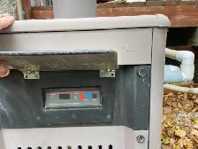 Pool Furnace and Filter - Photo 2