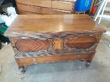 Vintage Cedar Chest  (Great Condition)