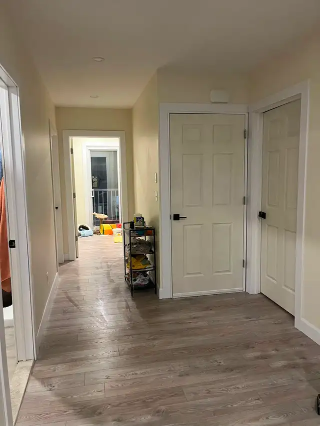 Duplex Upper Floor Apartment in Ville St-Laurent Montreal 5 1/2