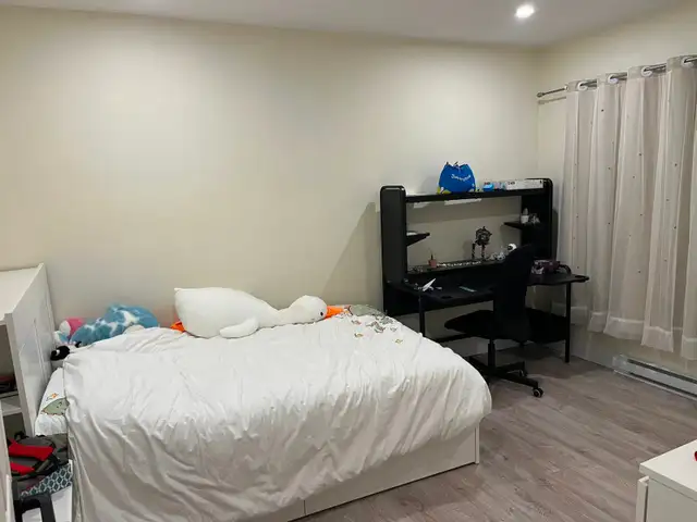 Duplex Upper Floor Apartment in Ville St-Laurent Montreal 5 1/2 - Photo 8