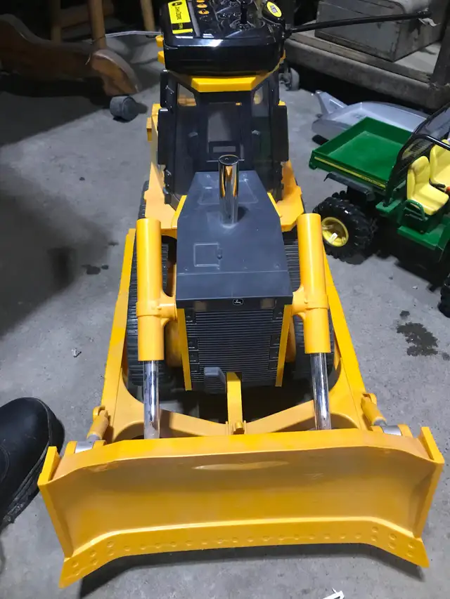 REMOTE CONTROL RC VEHICLES JOHN DEERE AND A COUPLE  OTHER RC’s - Photo 7