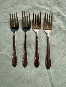 Madelon pattern Tudor Plate by Oneida Community