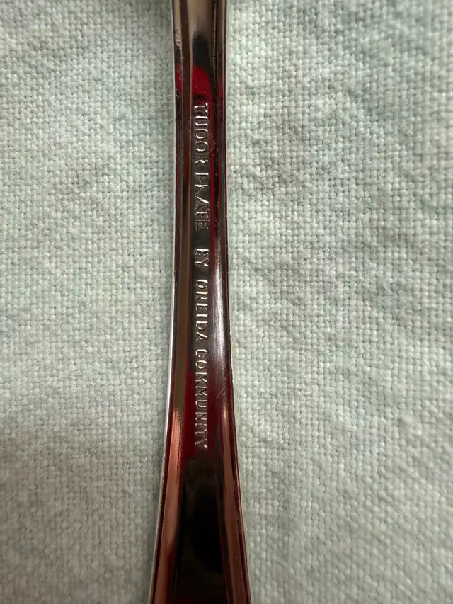 Madelon pattern Tudor Plate by Oneida Community - Photo 3