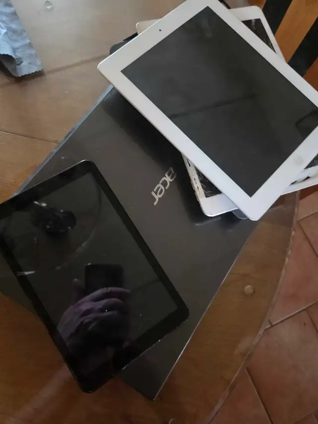 portable et tablette pour pièces