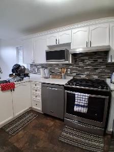 Female Only | Walkley & Albion | All-Inclusive Rooms Available - Photo 5