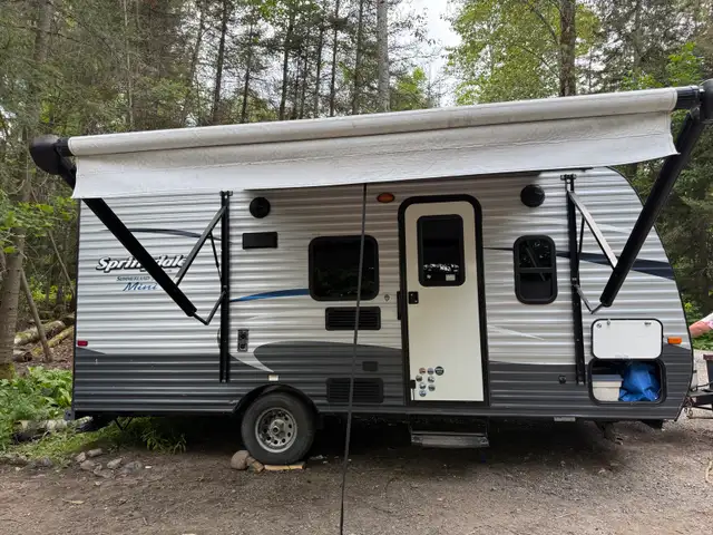 18’ Springdale mini travel trailer - Photo 3