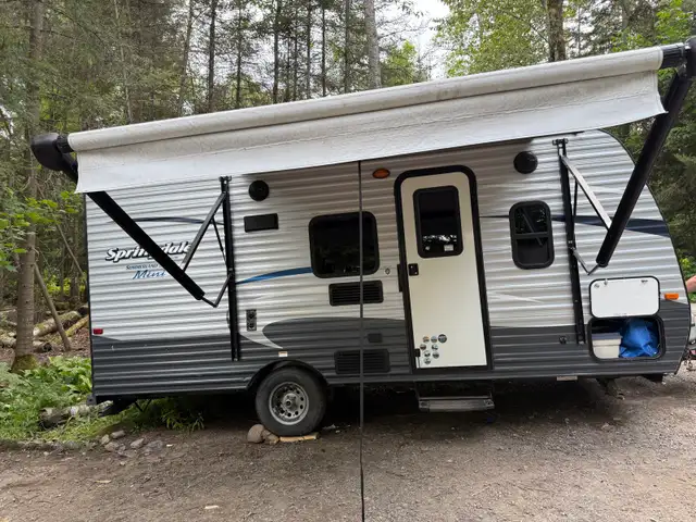 18’ Springdale mini travel trailer - Photo 4