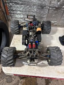 Traxxas REVO nitro RC Truck - Photo 5