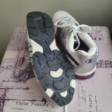 Brand New Champion Sneakers Size 9 - Photo 4