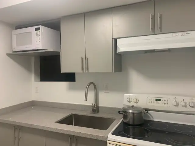 One bedroom basement ensuite fully furnished available May 1st