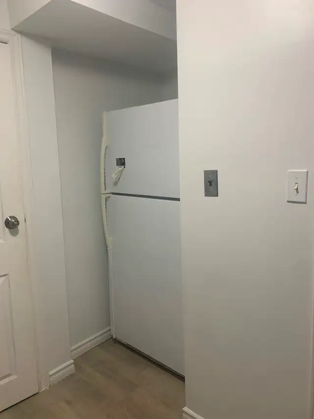 One bedroom basement ensuite fully furnished available May 1st - Photo 4
