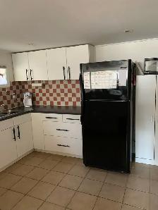 ~~ Port Credit Lakeshore area awesome basement! ~~ - Photo 8