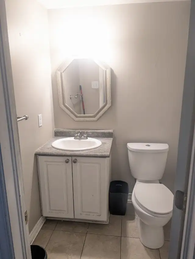 A Barrhaven  townhouse room for rent - available immediately - Photo 8