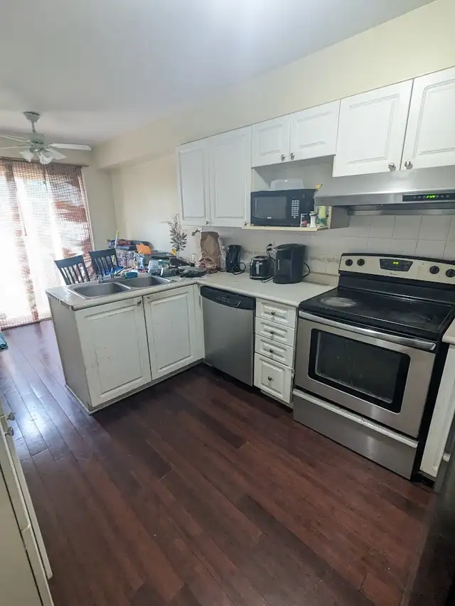 A Barrhaven  townhouse room for rent - available immediately - Photo 9