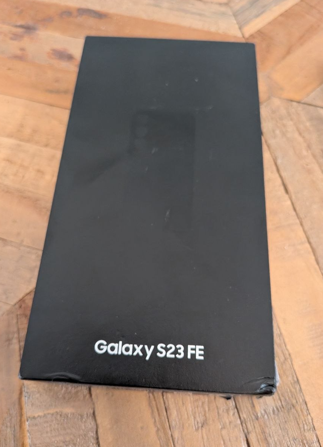 Brand New SEALED Samsung Galaxy S23 FE 128GB   Luxury Case
