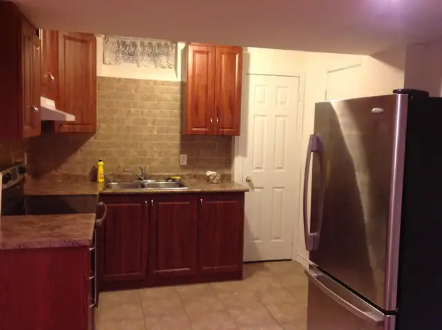 Basement for rent on Tenth line west/ Mississauga. - Photo 4