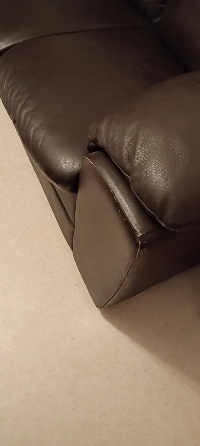 Leather couch - Photo 3