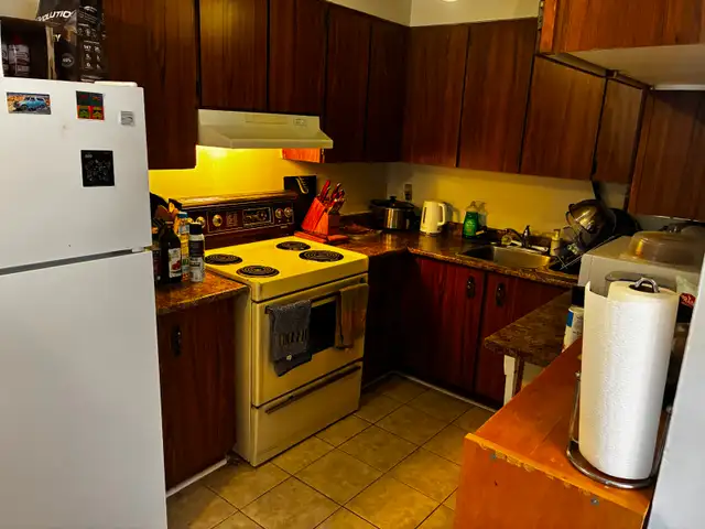 SINGLE FAMILY, 2 STORY,3 ROOMS, BASELINE/FISHER, MAY 1, 2026 - Photo 4