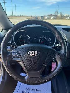 2018 Kia Forte LX - Photo 12