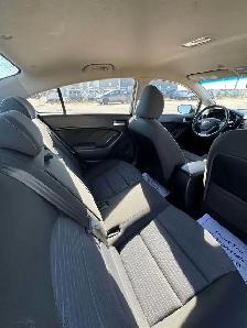 2018 Kia Forte LX - Photo 17