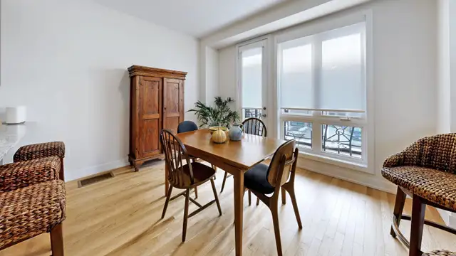 4 Bedrooms & 4 Baths End Unit Townhouse in Markham - Photo 8