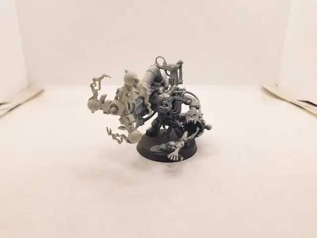 Warhammer 40k Ork Big Mek/w Shokk Attack Gun Primed
