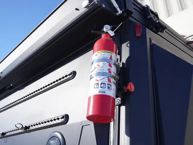 2017 Chevrolet Silverado 1500 ULTIMATE OUTDOOR PACKAGE! Truck a - Photo 24