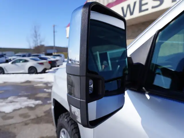 2017 Chevrolet Silverado 1500 ULTIMATE OUTDOOR PACKAGE! Truck a - Photo 28