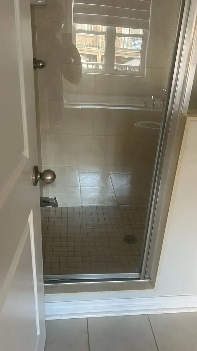 Room rent private washroom Brampton - April 10 - Photo 2