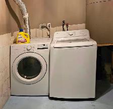 Separate Entrance 4 Bedroom Unit - Minutes away from Square One - Photo 9