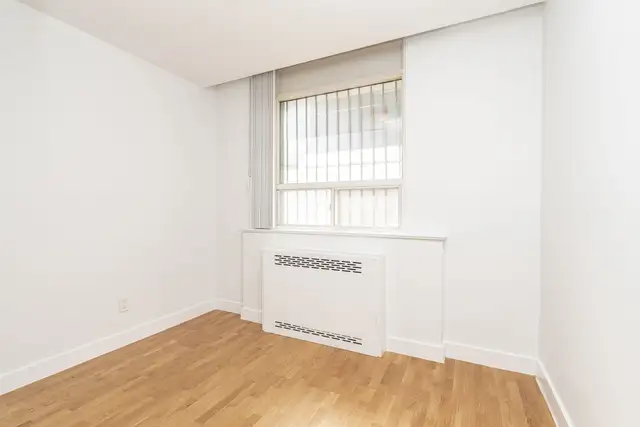Renovated two bedroom, King and Jameson - ID 2358 - Photo 7