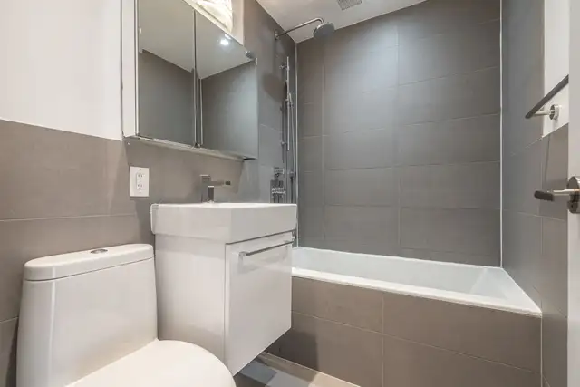 Renovated two bedroom, King and Jameson - ID 2358 - Photo 8