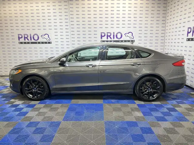2019 Ford Fusion - Photo 2