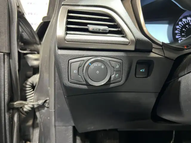 2019 Ford Fusion - Photo 16