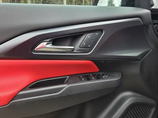 2025 Chevrolet Equinox EV RS- Pano Sunroof - 360 Camera - Photo 12