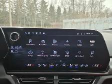 2025 Chevrolet Equinox EV RS- Pano Sunroof - 360 Camera - Photo 24