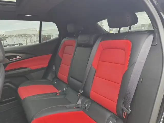 2025 Chevrolet Equinox EV RS- Pano Sunroof - 360 Camera - Photo 31