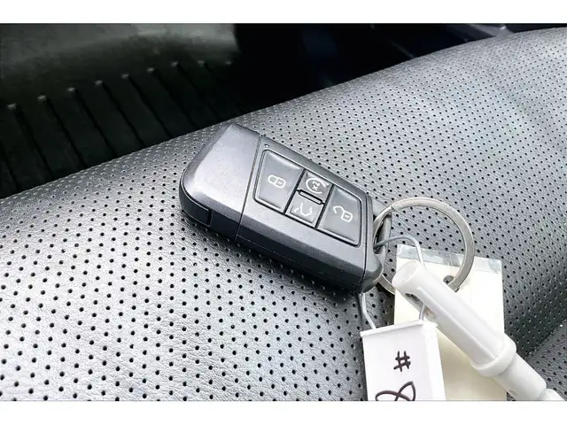 2023 Volkswagen Atlas AWD | LEATHER | NAV | PANORAMIC SUNROOF | - Photo 36