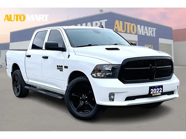 2022 Ram 1500 Classic 4X4 | CREW | NIGHT | 8.4 SCREEN TOUCHSCREE